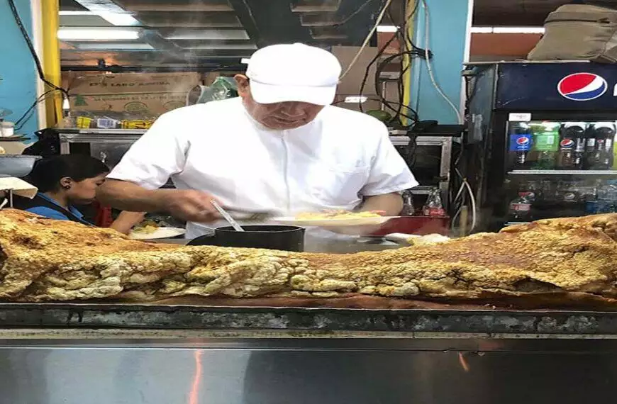 Street markets for food in Quito