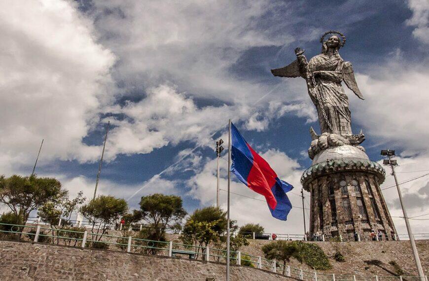 Complete tour guide of Quito