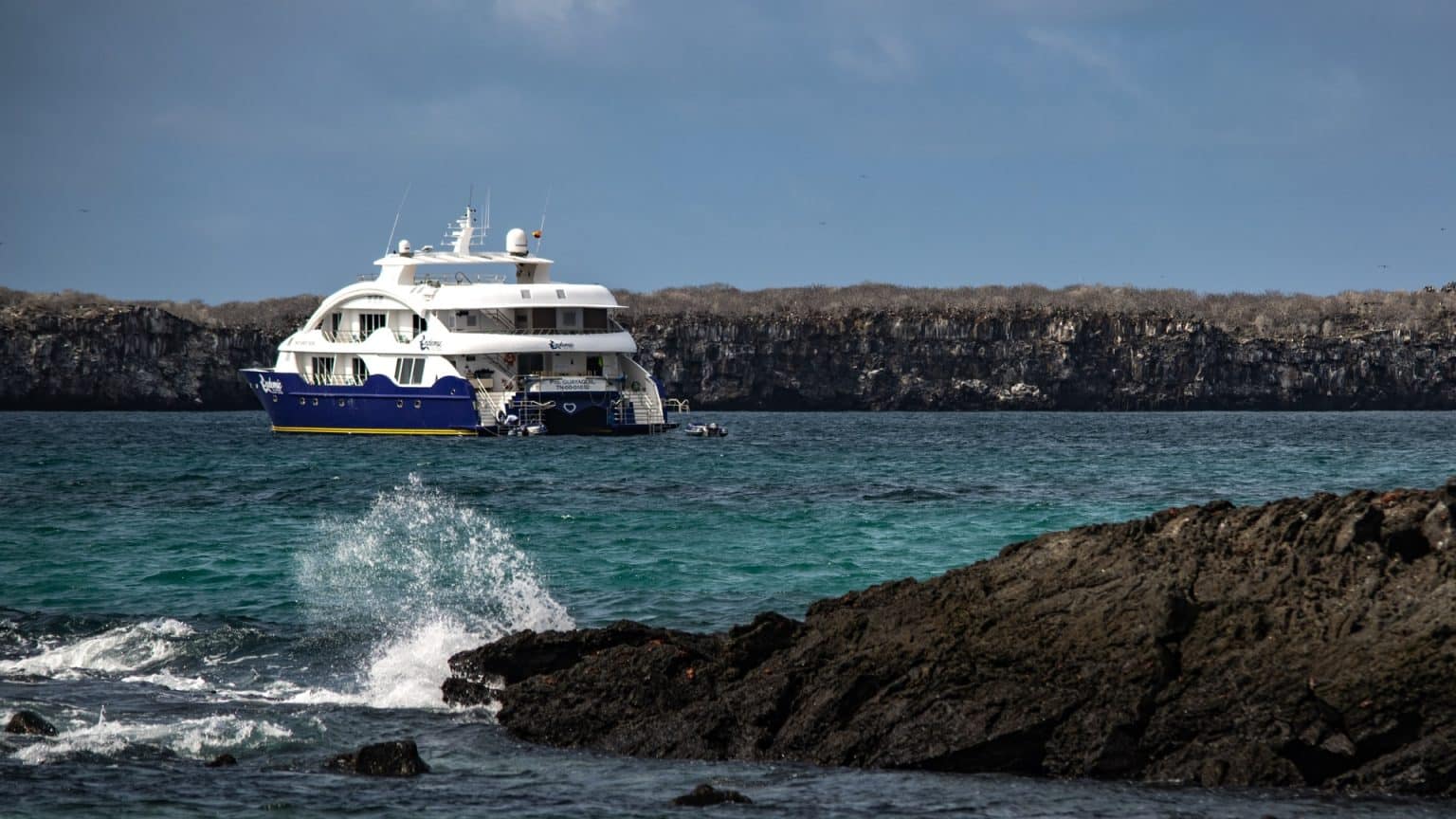 Envelope Deviders Galapagos Cruises 2027: Early-Booking Rates & 270+ Departures ...